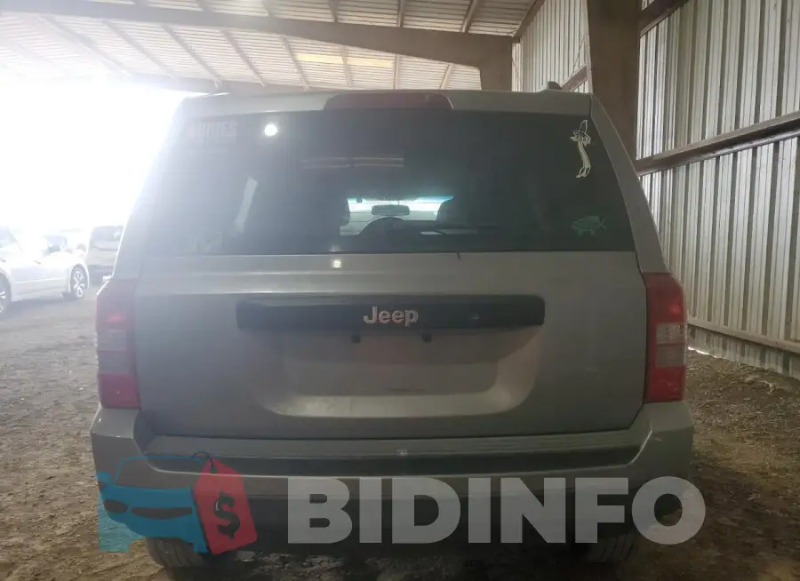 1C4NJPBB6HD186139 Photo# 6