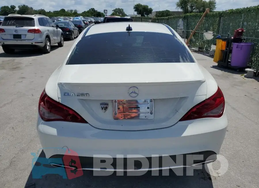 WDDSJ4EB2JN548180 Photo# 6
