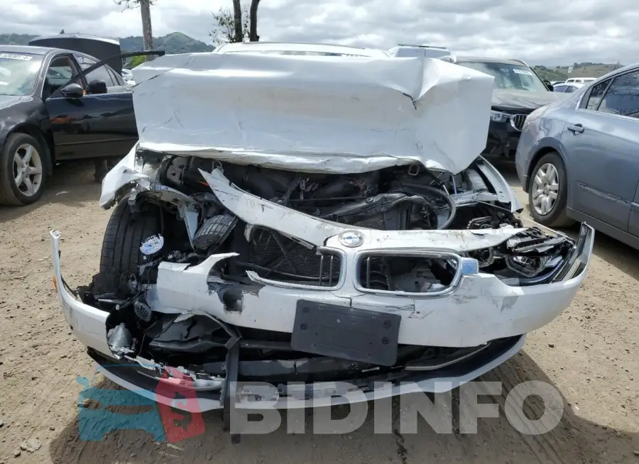 WBA8D9G58JNU72378 Photo# 5
