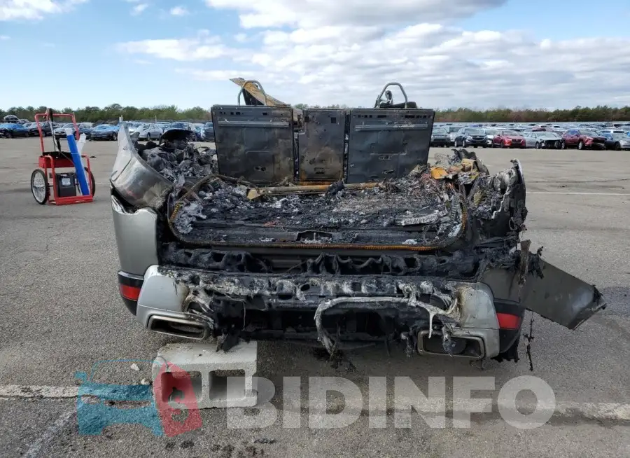 SALWR2RV2KA815588 Photo# 6