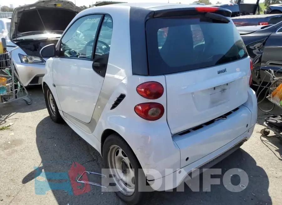 WMEEJ3BA9FK810686 Photo# 2
