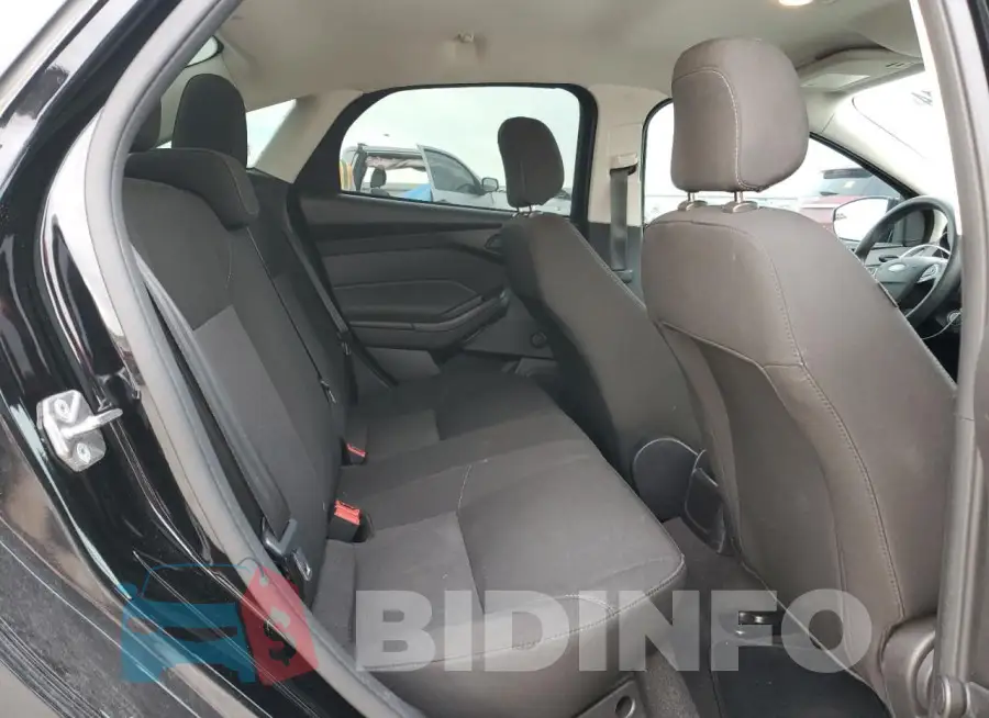 1FADP3E2XJL269895 Photo# 10