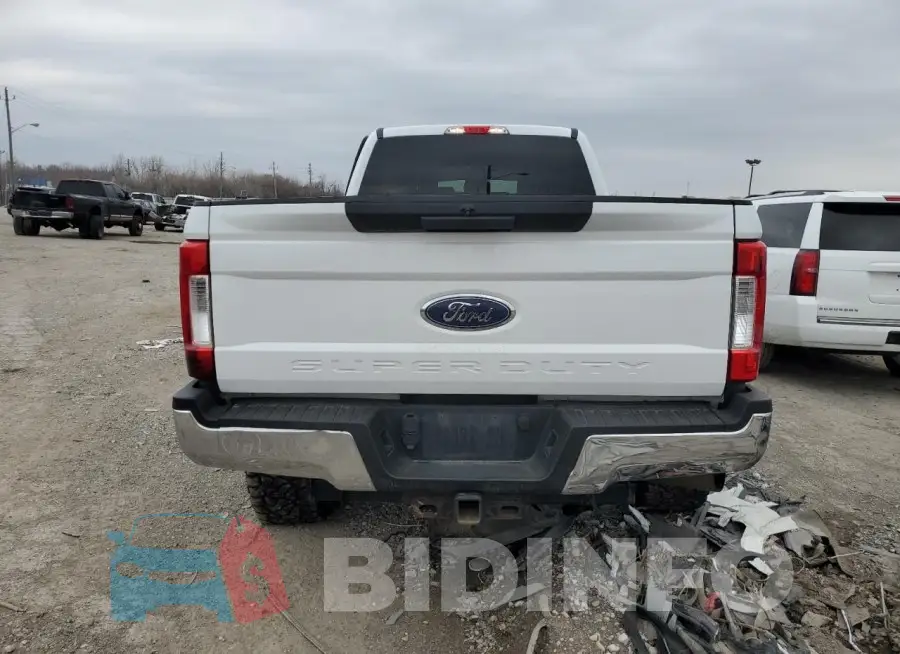 1FT7W2BT2JEB37543 Photo# 6