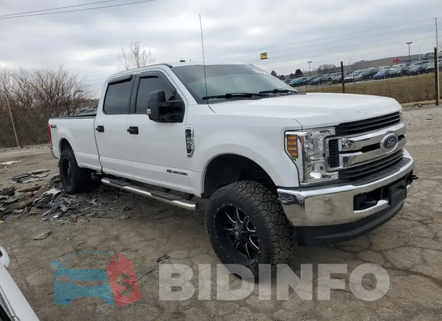 1FT7W2BT2JEB37543 Photo# 4