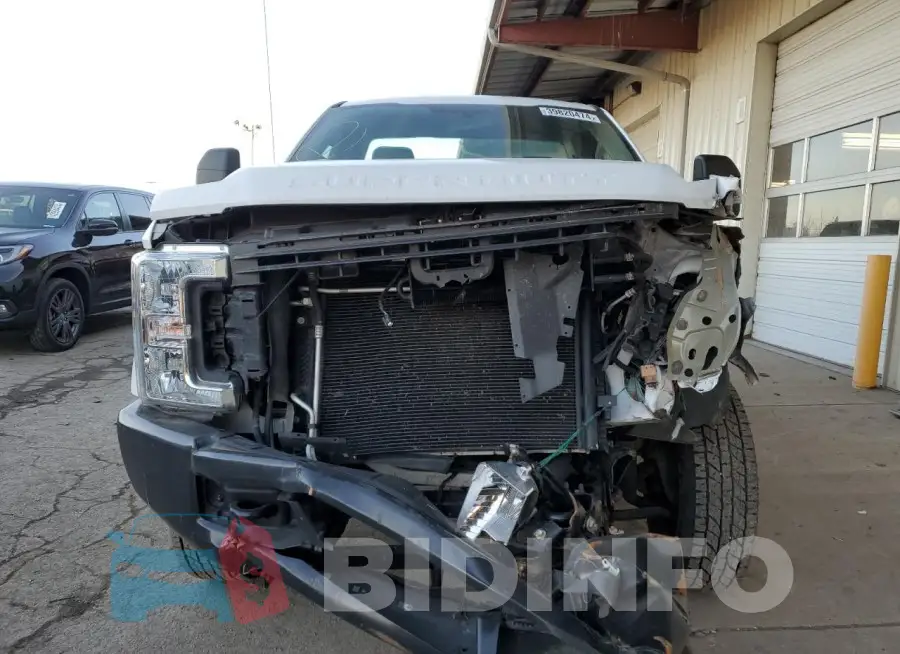 1FTBF2B68KED70090 Photo# 5