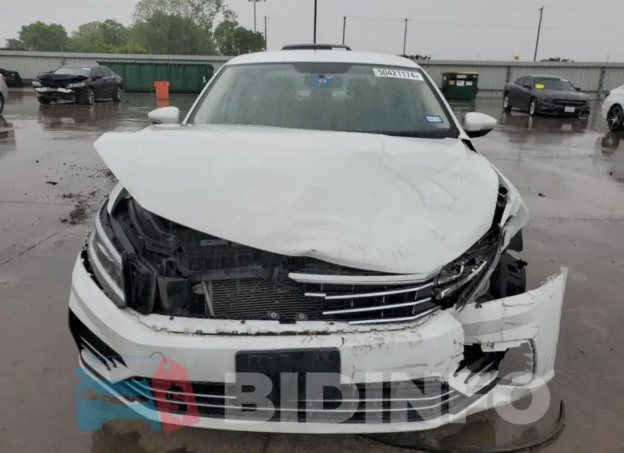 1VWDT7A39HC042832 Photo# 5