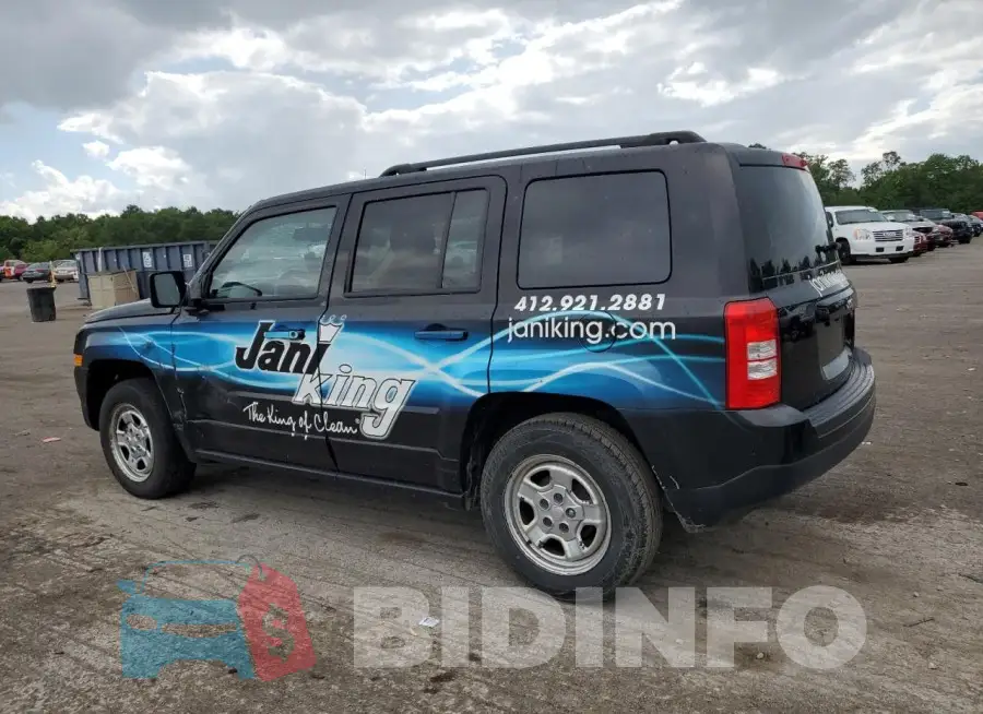 1C4NJPBA9GD793111 Photo# 2