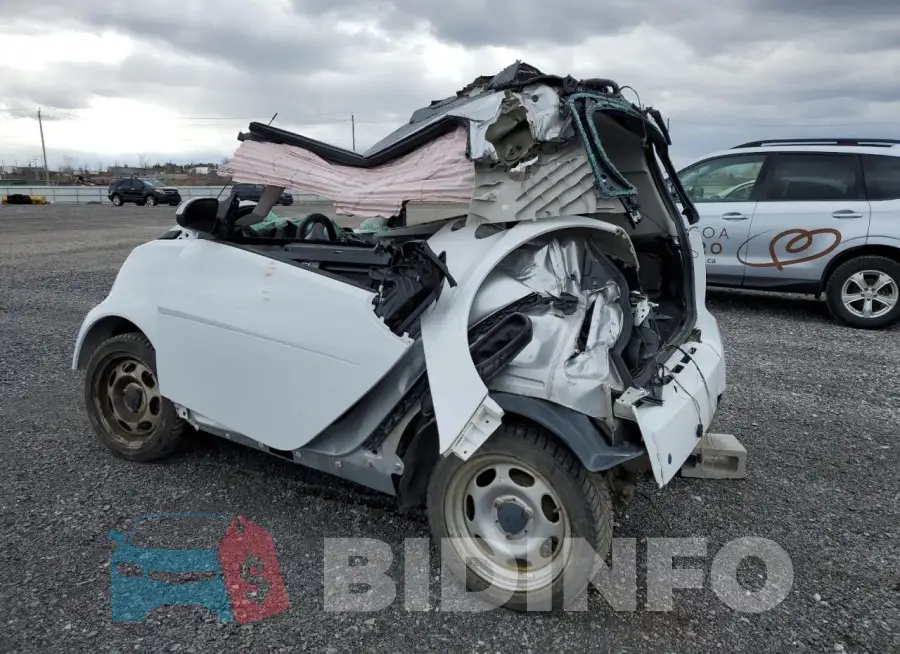 WMEEJ3BA5FK817571 Photo# 2