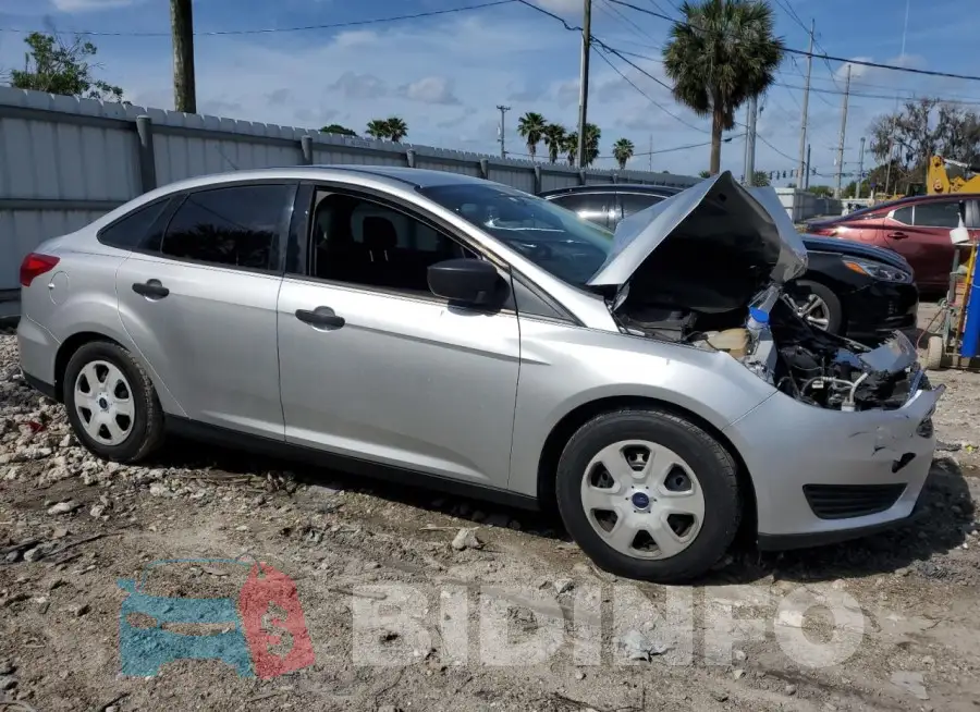 1FADP3E25JL299922 Photo# 4