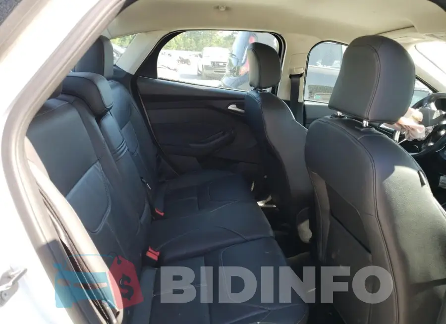 1FADP3F20GL241417 Photo# 10