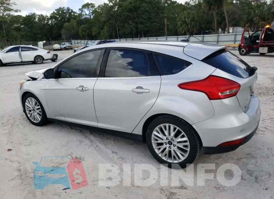 1FADP3N20GL299643 Photo# 2