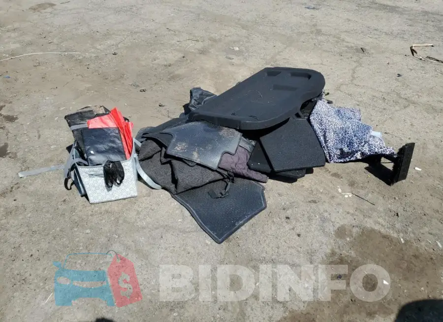 JN1BJ1CR7HW106205 Photo# 12