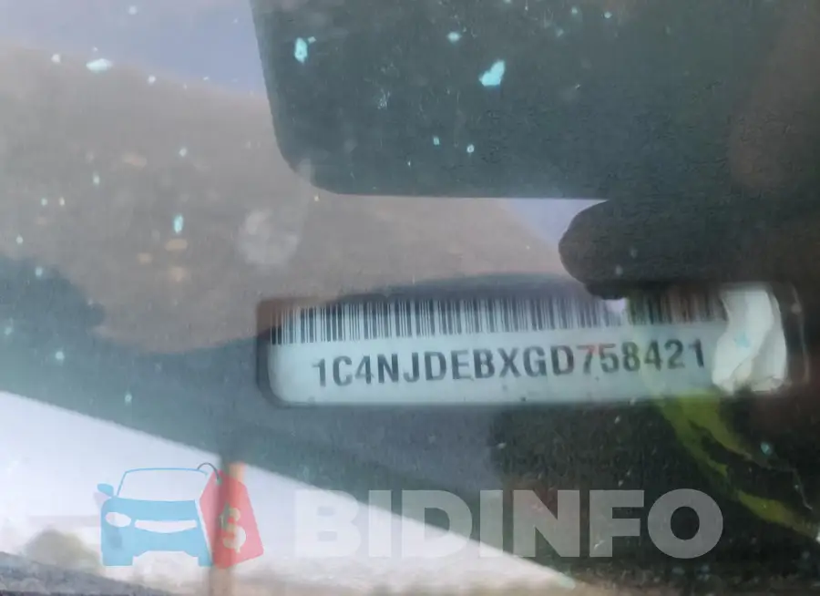 1C4NJDEBXGD758421 Photo# 13