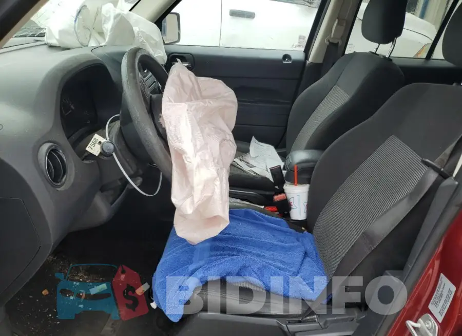 1C4NJPBB3HD208890 Photo# 7