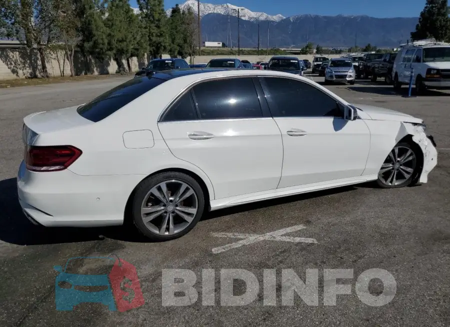 WDDHF5KB3FB142018 Photo# 3