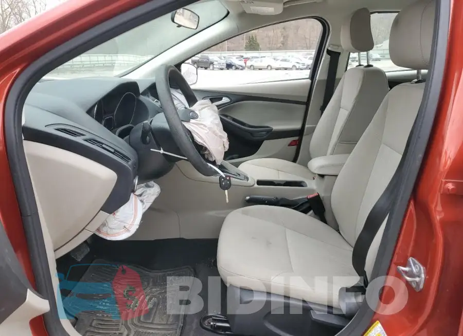 1FADP3F27JL330215 Photo# 7