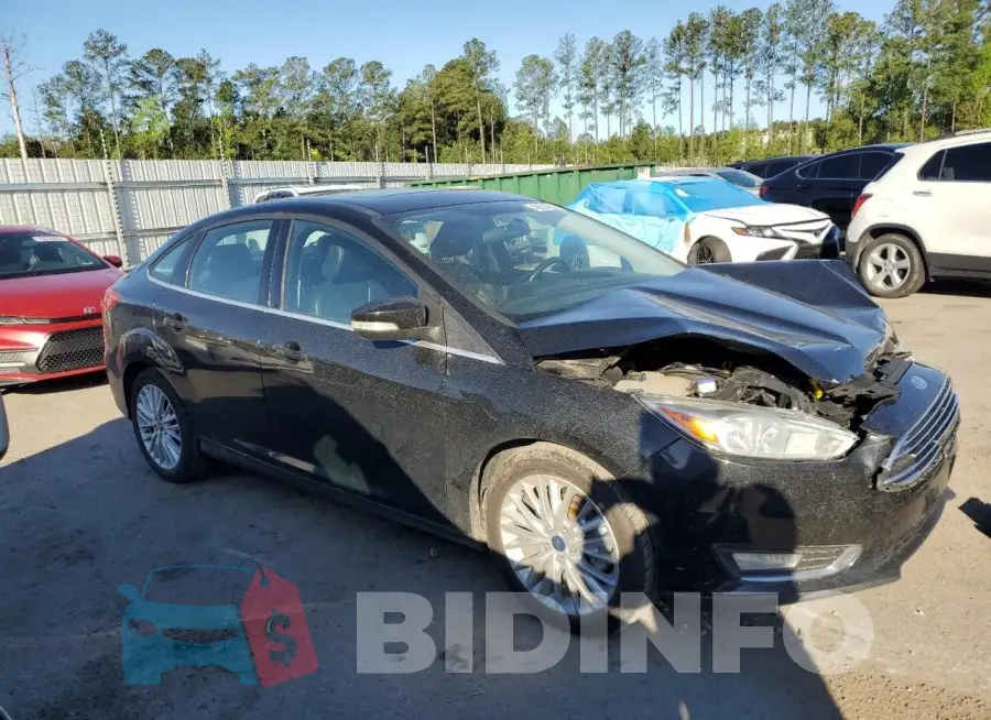 1FADP3J24HL292301 Photo# 4