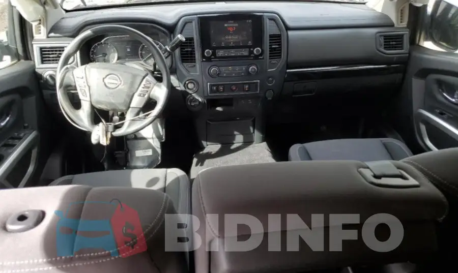1N6AA1EC4PN111381 Photo# 8