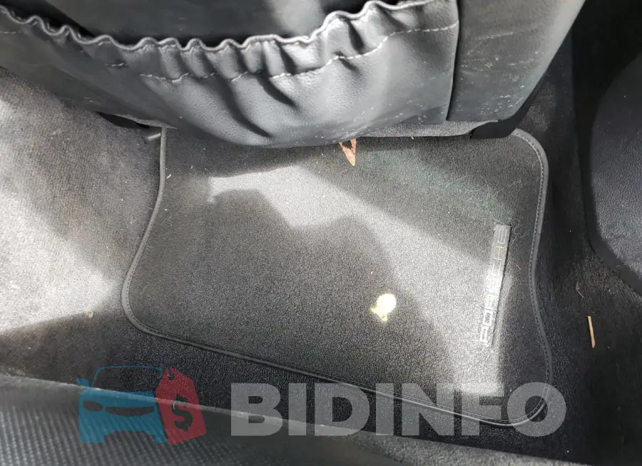 WP0AA2A72GL007825 Photo# 12