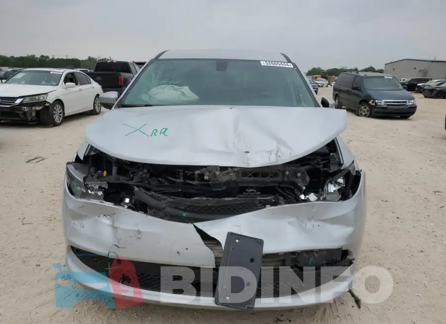 2C4RC1CG2NR141565 Photo# 5