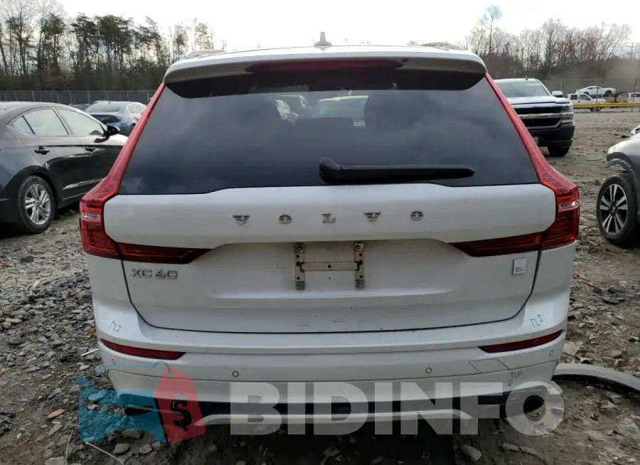 YV4BK0DP7M1698615 Photo# 6