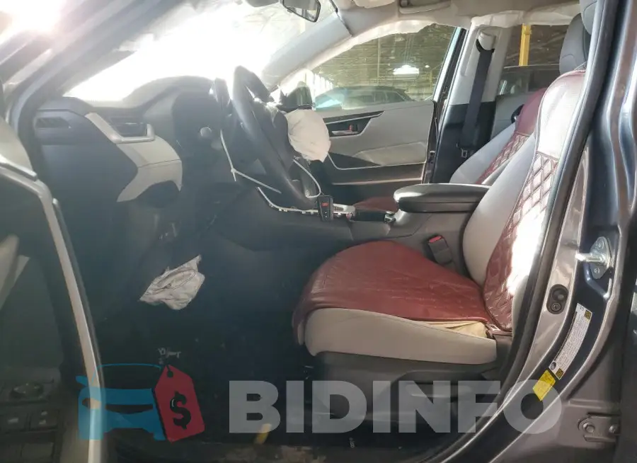 JTMW1RFV3KD033584 Photo# 7