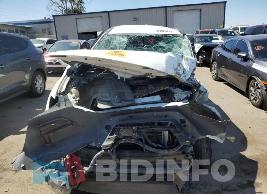 KNMAT2MV0JP517157 Photo# 5