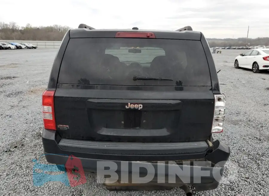 1C4NJPBB1GD683761 Photo# 6