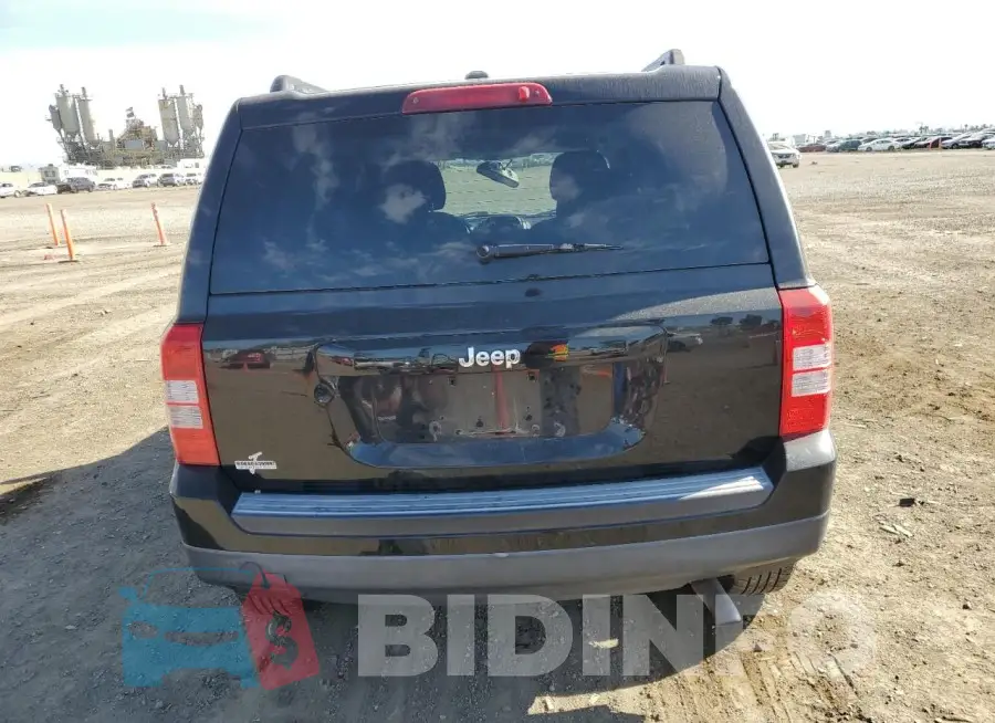 1C4NJPBB3GD656576 Photo# 6
