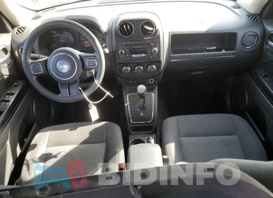 1C4NJPBB3GD656576 Photo# 8