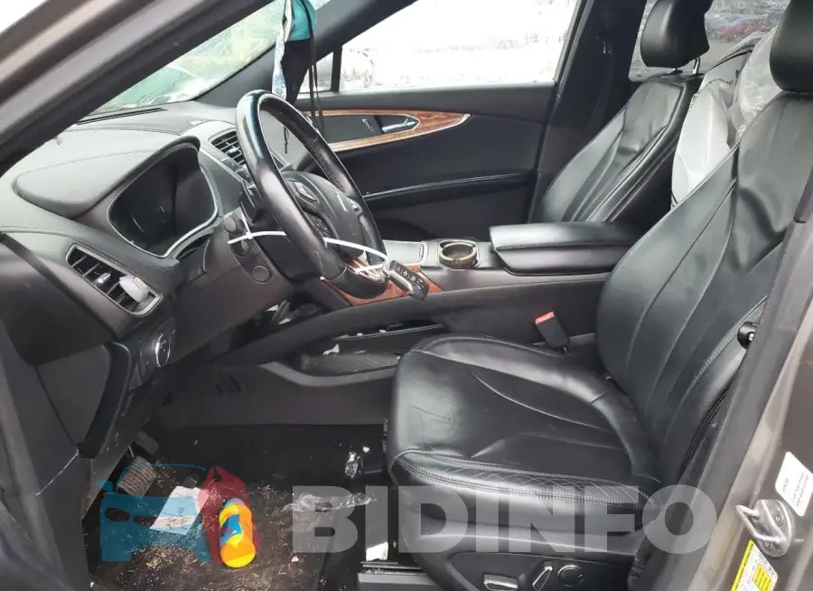 2LMTJ8LR6GBL21620 Photo# 7