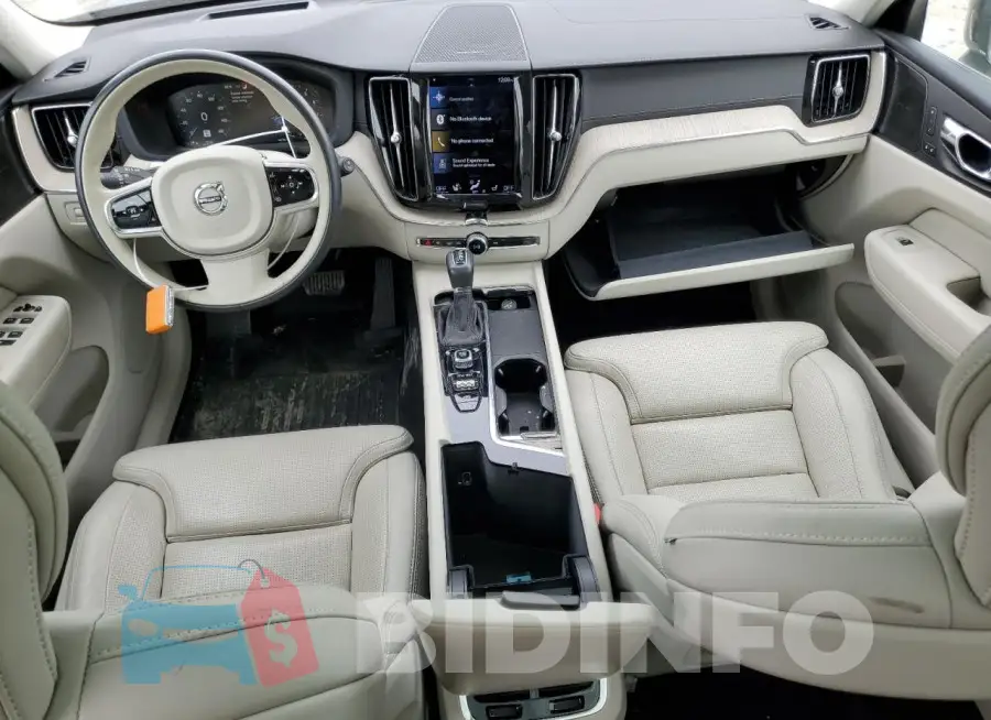 YV4102RL8M1709687 Photo# 8