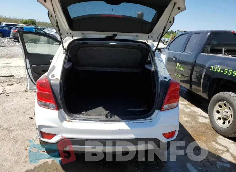 KL7CJLSB7JB657651 Photo# 6