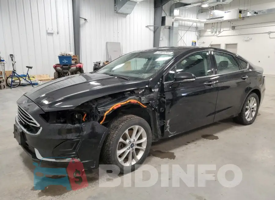 3FA6P0PU7LR141883 Photo# 1