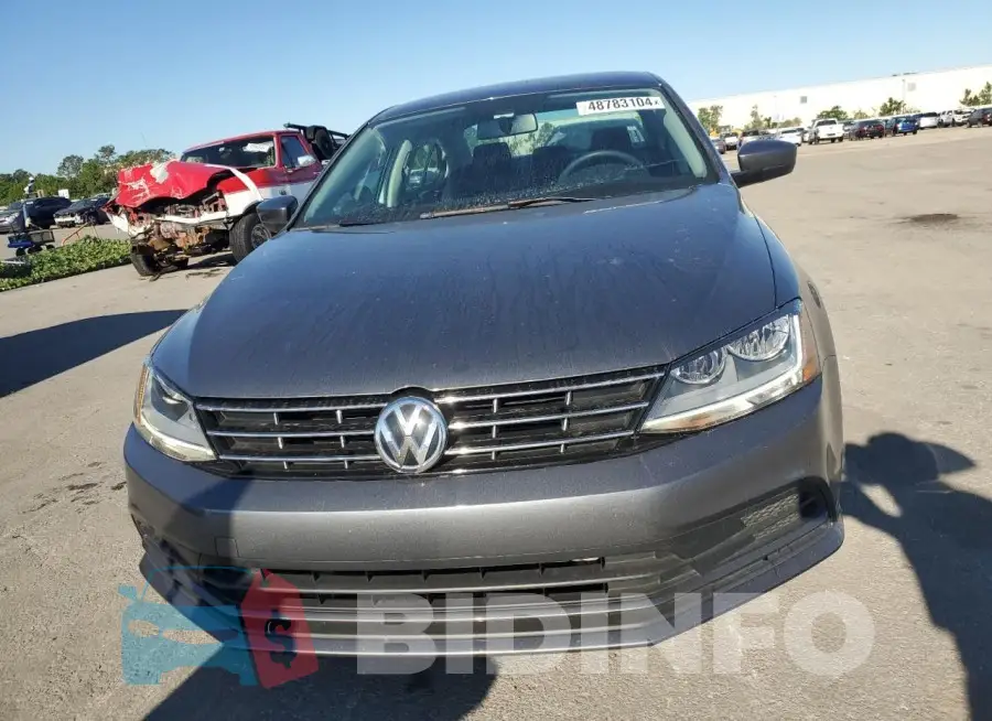 3VW2B7AJ0JM215215 Photo# 5