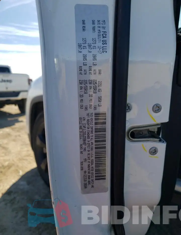 1C4PJLCB3JD596497 Photo# 12
