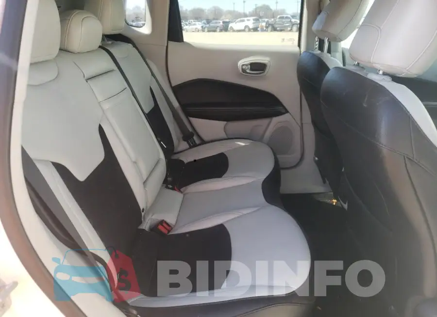 3C4NJDBB8LT124727 Photo# 10