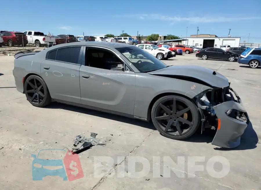 2C3CDXHG8KH597526 Photo# 4