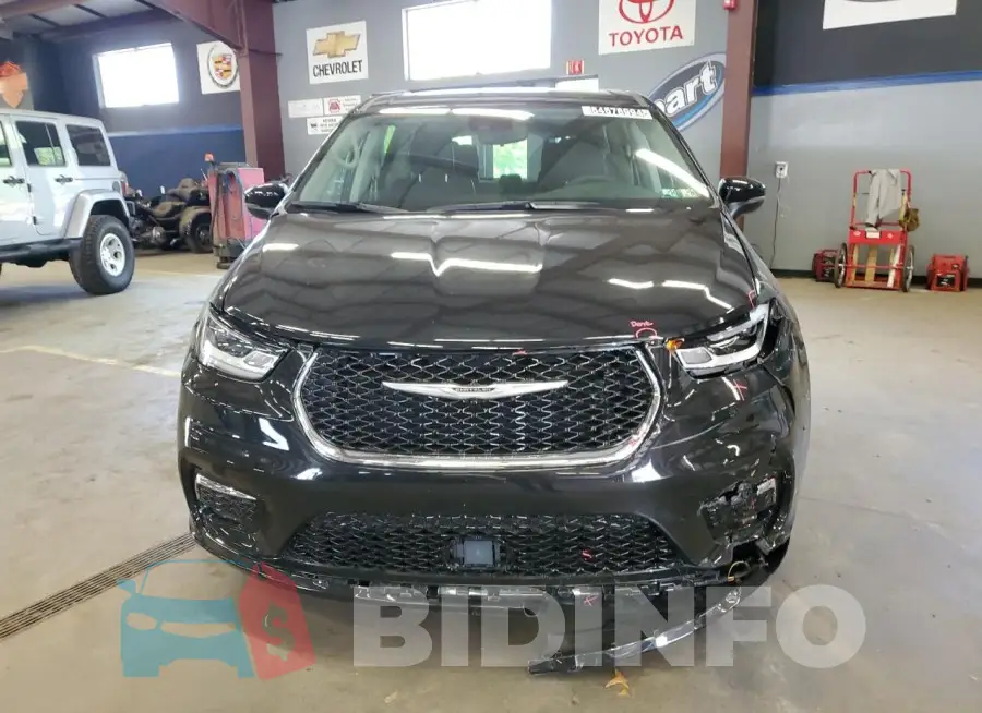 2C4RC1L77PR614315 Photo# 5