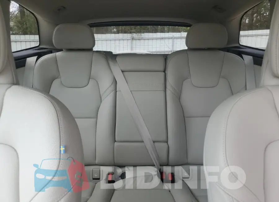 YV4102RK8M1675869 Photo# 10