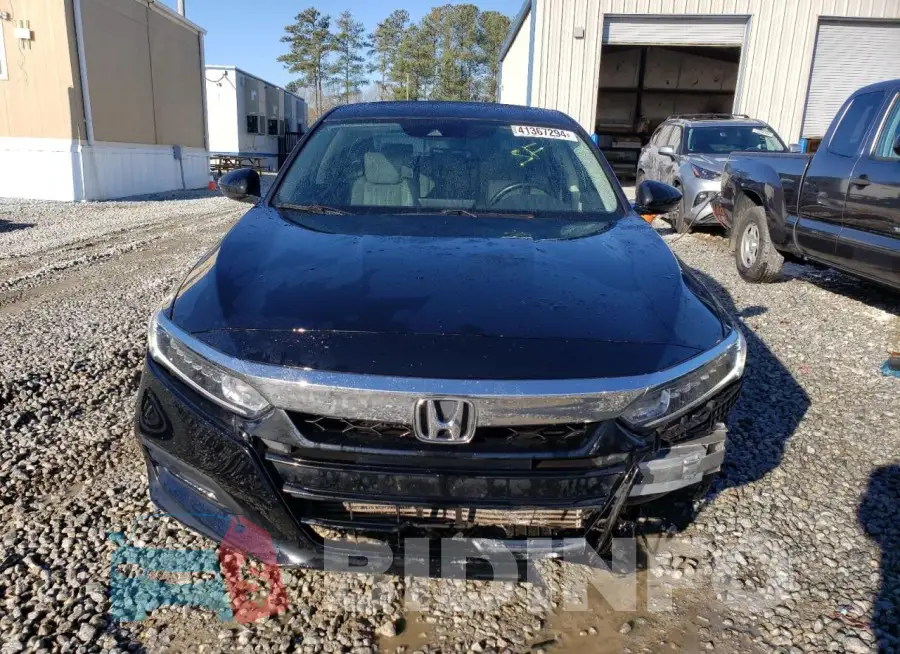 1HGCV2F56JA010574 Photo# 5