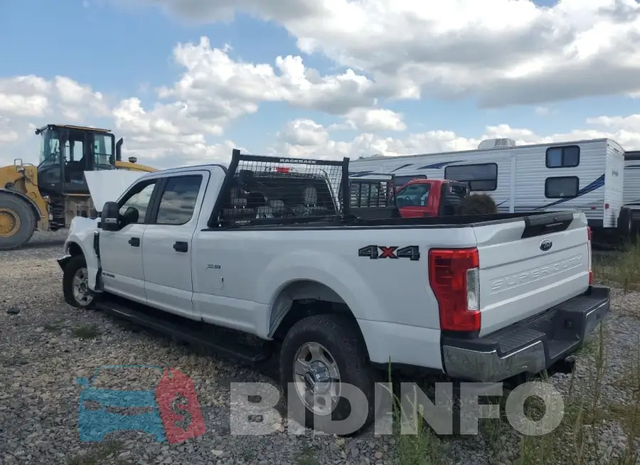 1FT8W3BT9JEB84689 Photo# 2