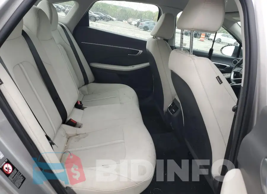 KMHL24JJ2MA030246 Photo# 10