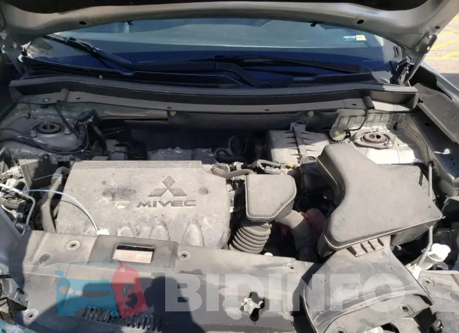 JA4AD3A32LZ009196 Photo# 12