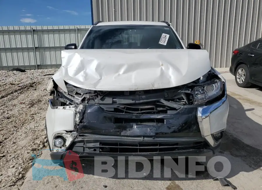 JA4AD3A33JZ020849 Photo# 5
