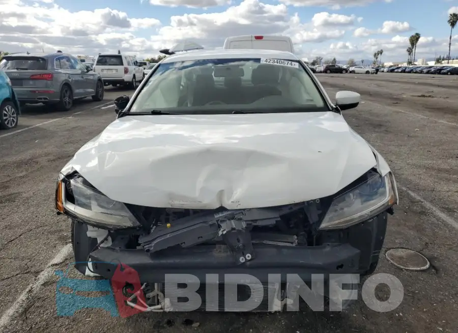 3VW2B7AJ7HM217411 Photo# 5