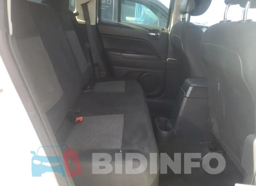 1C4NJPBA2FD110762 Photo# 10