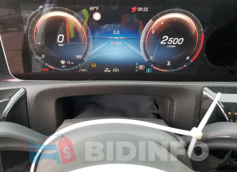 WDD3G4EB0KW017977 Photo# 9
