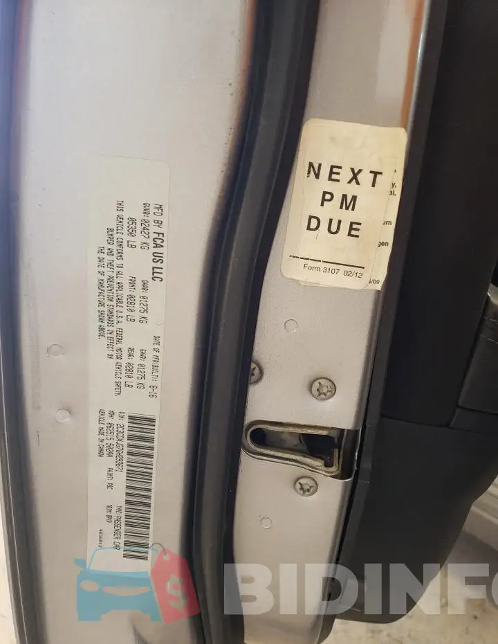 2C3CDXJG7GH293671 Photo# 12