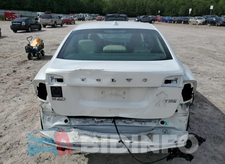 LYV402HK5HB133290 Photo# 6